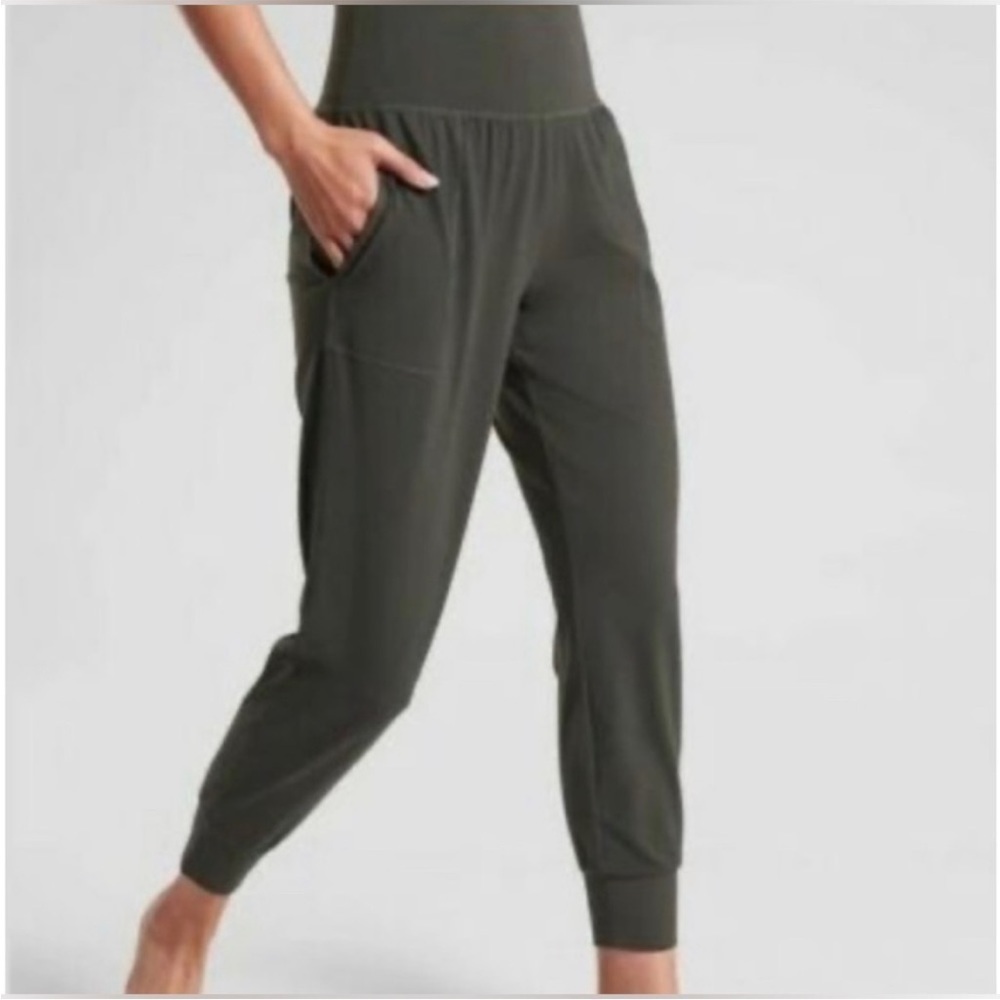 ATHLETA Cruise Jogger in Powervita Black Olive Yoga Travel Athletic Sz S